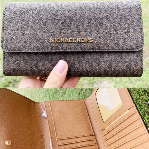 👜💕-Michael Kors Large Trifold Wallet - Picture 6 of 8